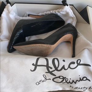 Alice and Olivia pumps black